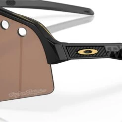 OAKLEY SUTRO LITE SWEEP TLD MTBLK W/ PRIZM TGTN 23 13 OAKLEY SUTRO LITE SWEEP TLD MTBLK W/ PRIZM TGTN 23 -Winkel Voor Ski-Uitrusting 9 131466 oo9465 1939 06